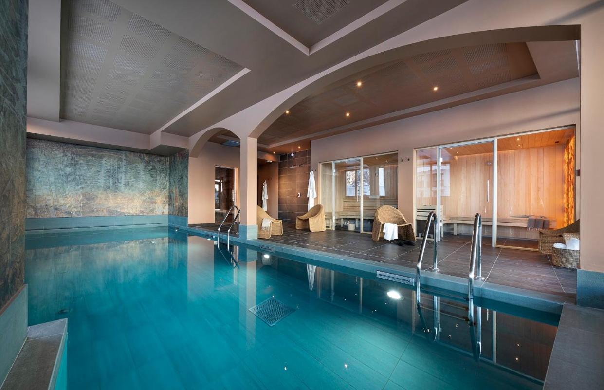 Residence Ynycio Тінь Екстер'єр фото